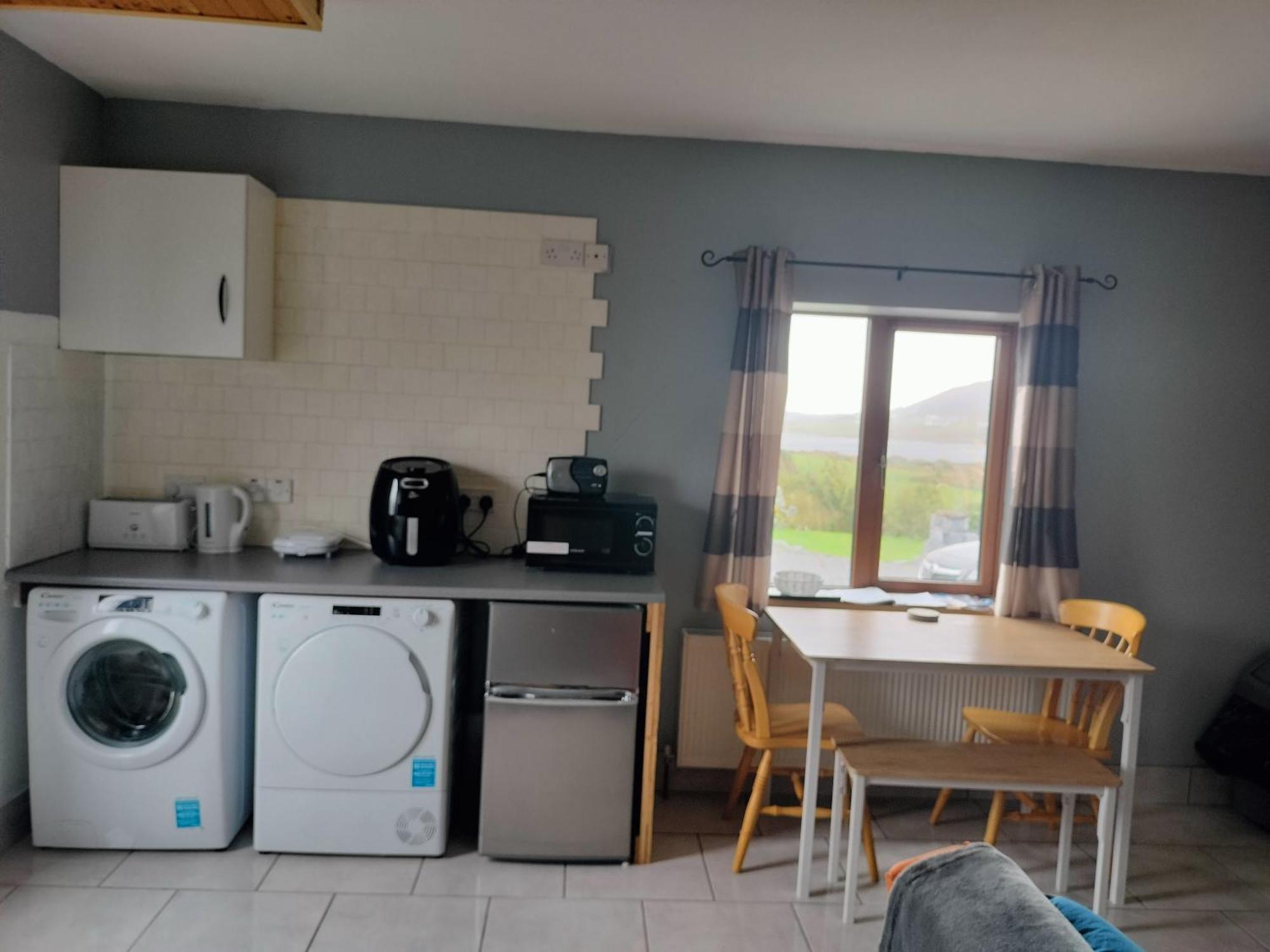 One Bedroom Apartment Achill Island Pets Allowed Westport Extérieur photo